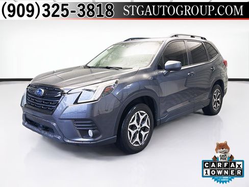 Used 2023 Subaru Forester Premium image 1