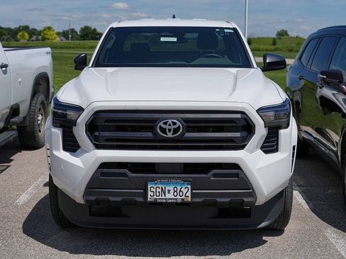 Used 2025 Toyota Tacoma SR RWD image 2