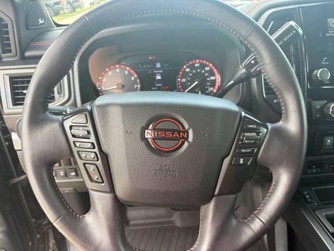 Used 2023 Nissan Titan PRO-4X w/ Pro-4x Convenience Package image 16