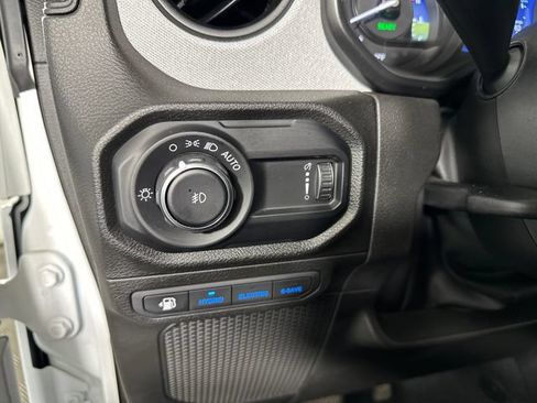 Used 2024 Jeep Wrangler Unlimited AWD/4WD image 18