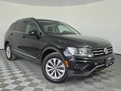 Used 2018 Volkswagen Tiguan SE w/ Panoramic Sunroof Package AWD/4WD image 1