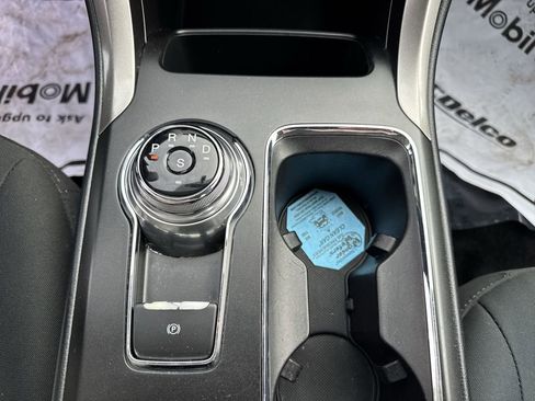 Used 2018 Ford Fusion SE w/ Fusion SE Technology Package image 15