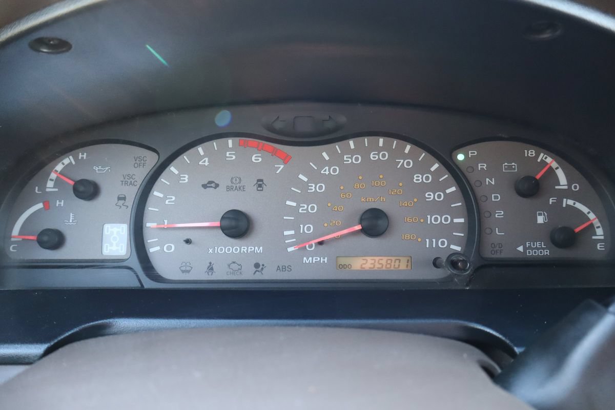 Used 2001 Toyota Sequoia SR5 AWD/4WD image 34