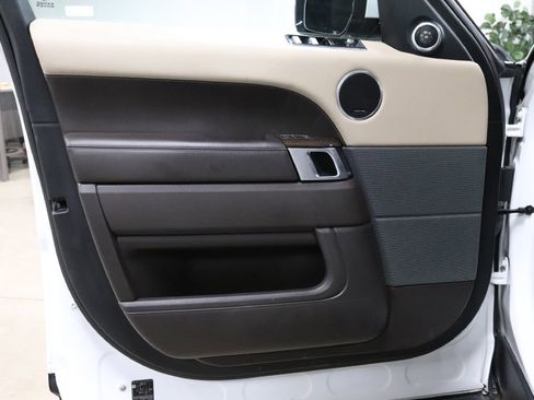 Used 2019 Land Rover Range Rover Sport HSE image 10