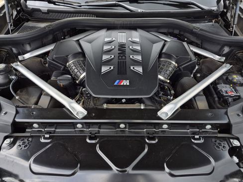 Certified 2025 BMW X7 M60i w/ Executive Package AWD/4WD image 12