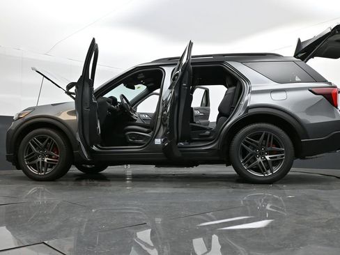 New 2026 Ford Explorer ST image 34