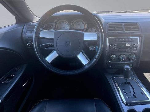 Used 2010 Dodge Challenger R/T RWD image 5