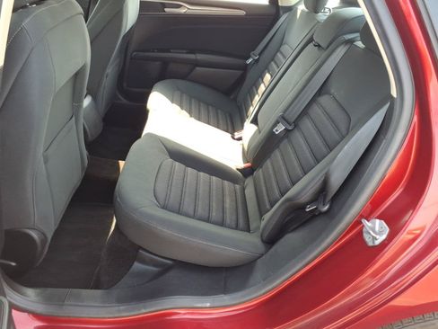 Used 2017 Ford Fusion SE FWD image 14