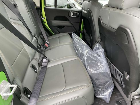 New 2025 Jeep Gladiator Mojave w/ Convenience Group image 30