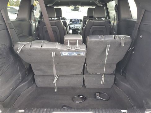 Certified 2021 Chrysler Pacifica Touring-L w/ Uconnect Theater Family Group image 8