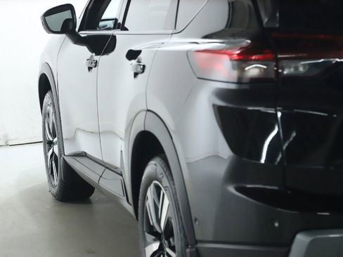 Certified 2024 Nissan Rogue SL image 42