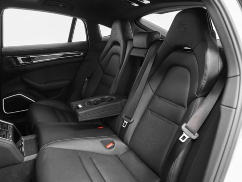Certified 2023 Porsche Panamera 4 Platinum Edition AWD/4WD image 46