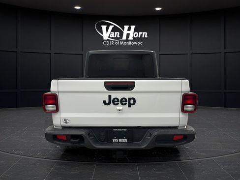 Used 2021 Jeep Gladiator Sport AWD/4WD image 6