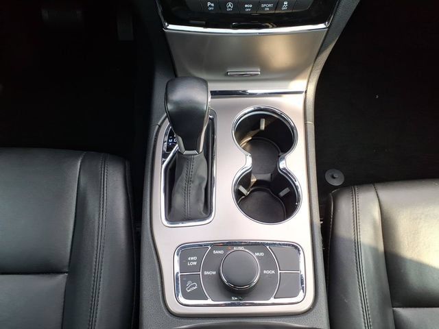 Used 2021 Jeep Grand Cherokee Limited AWD/4WD image 23
