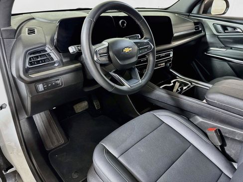 Used 2026 Chevrolet Traverse LT AWD/4WD image 7
