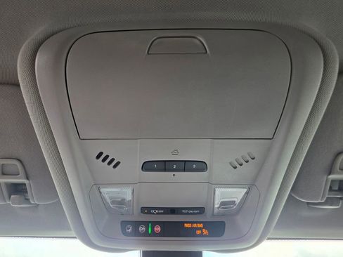 Used 2020 Chevrolet Equinox LT FWD image 37