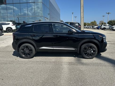 New 2026 Nissan Kicks SR image 6