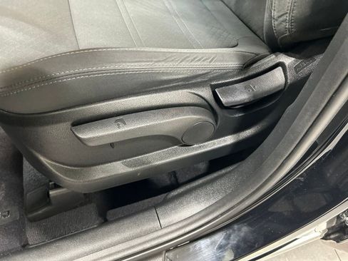 Used 2020 Kia Sorento LX FWD image 12