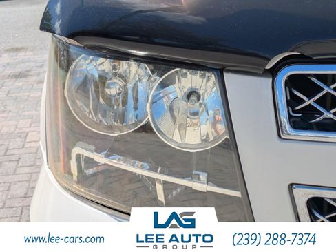 Used 2011 Chevrolet Avalanche LTZ image 8