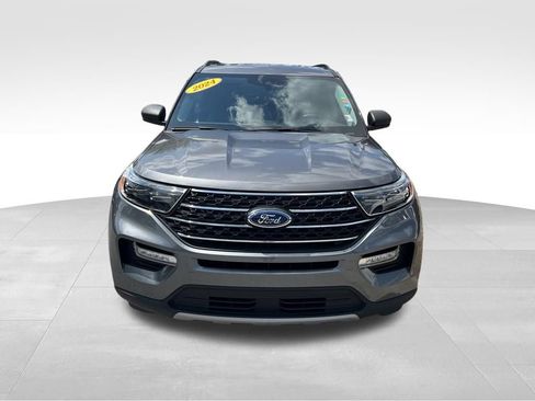 Used 2024 Ford Explorer XLT w/ Equipment Group 202A AWD/4WD image 10