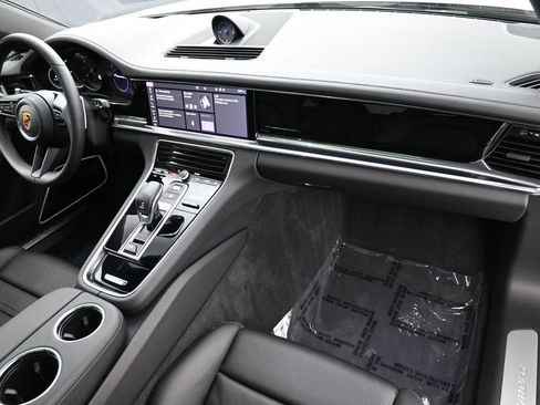Certified 2021 Porsche Panamera RWD image 30