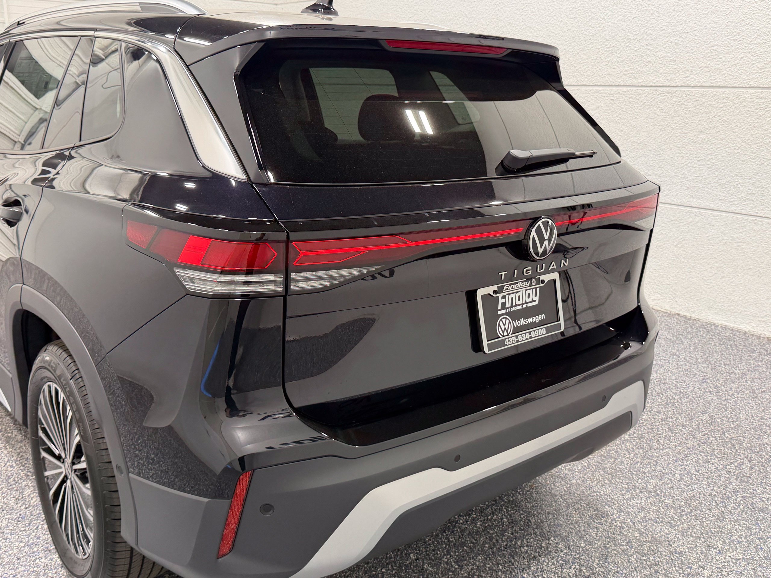 New 2026 Volkswagen Tiguan S FWD image 16