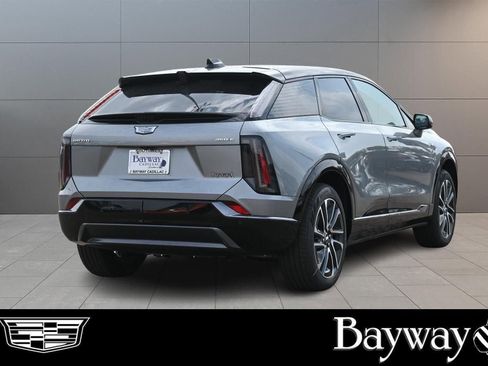 New 2026 Cadillac Optiq Sport 1 w/ LPO, Floor Liner Package image 99