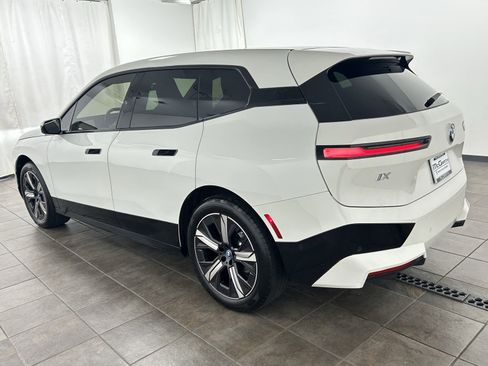 Used 2025 BMW iX xDrive50 image 3