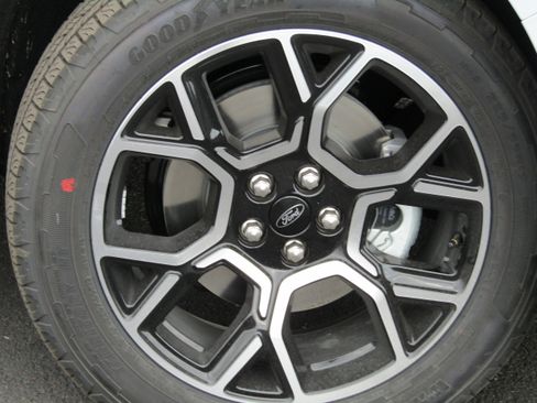New 2026 Ford Maverick Lariat AWD/4WD image 18