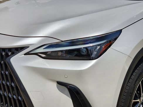 Certified 2025 Lexus NX 250 FWD w/ Accessory Package (2T) image 9