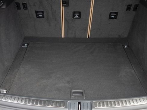 Used 2023 Porsche Macan image 28