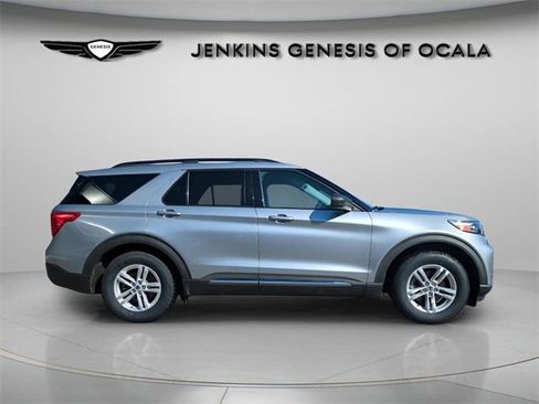 Used 2021 Ford Explorer XLT w/ Equipment Group 202A image 3