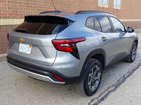 Used 2025 Chevrolet Trax LT w/ Driver Confidence Package image 10