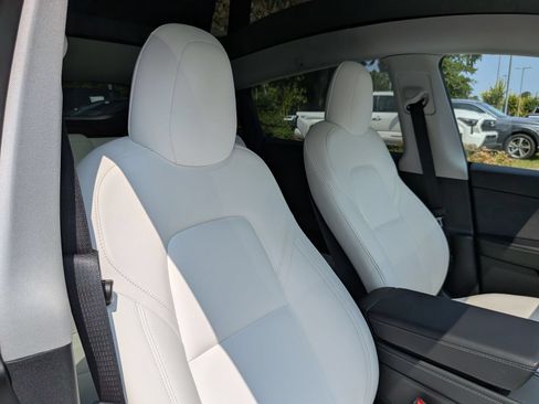 Used 2023 Tesla Model Y Long Range AWD/4WD image 37