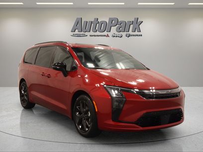 New 2027 Chrysler Pacifica Limited