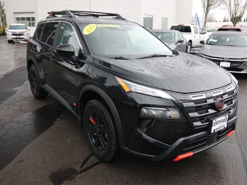 Certified 2025 Nissan Rogue SV AWD/4WD image 1