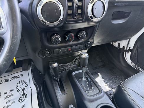 Used 2015 Jeep Wrangler Unlimited Sport AWD/4WD image 39