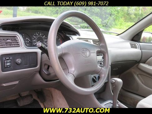 Used 2001 Toyota Camry LE FWD image 22
