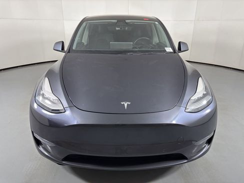 Used 2020 Tesla Model Y Long Range image 8