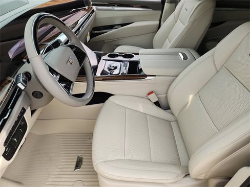 New 2026 Cadillac Escalade Platinum Sport w/ LPO, Floor Liner Package image 10