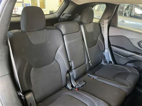 Used 2015 Jeep Cherokee Latitude w/ Cold Weather Group image 25