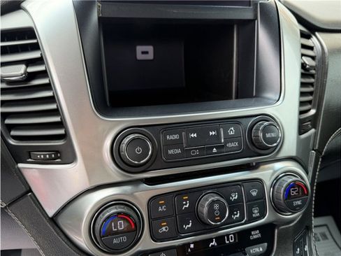 Used 2018 Chevrolet Suburban LT RWD image 41