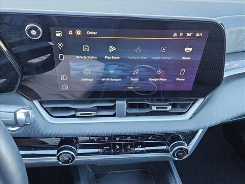 Used 2025 Chevrolet Equinox LT FWD image 14
