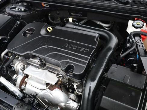 Used 2023 Chevrolet Malibu LT image 11