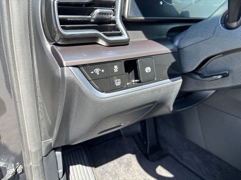 Certified 2025 Kia Sportage EX AWD/4WD image 7