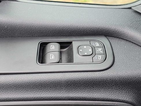 Used 2025 Mercedes-Benz Sprinter 2500 image 24