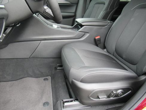 Used 2025 Jeep Grand Cherokee L Laredo w/ Luxury Tech Group I image 16