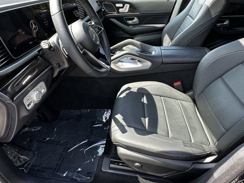 Certified 2025 Mercedes-Benz GLE 450e 4MATIC w/ Driver Assistance Package image 10