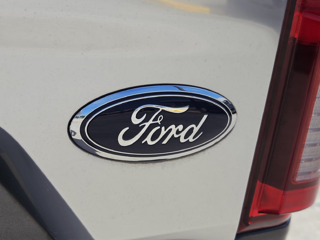 Used 2018 Ford F150 Platinum w/ Equipment Group 701A Luxury AWD/4WD image 9