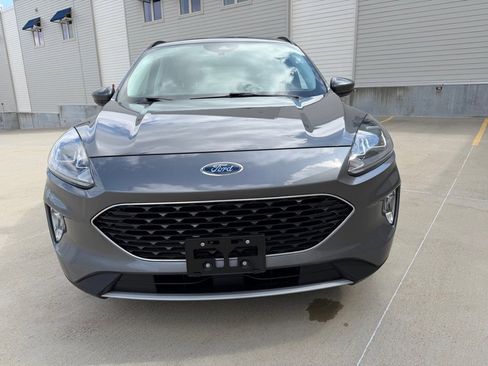 Used 2021 Ford Escape SEL image 2